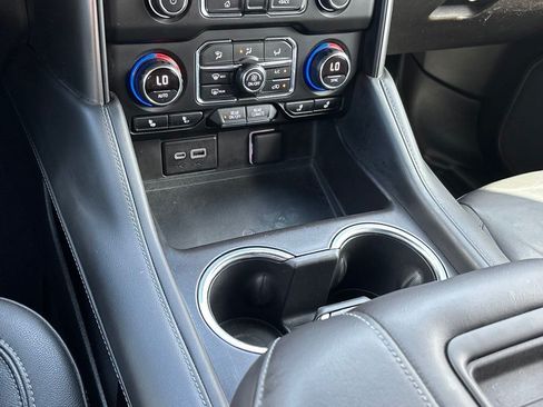 Used 2021 Chevrolet Tahoe Z71 w/ Luxury Package AWD/4WD image 25