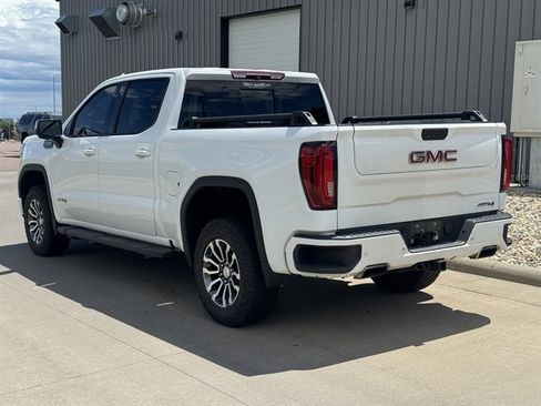 Used 2019 GMC Sierra 1500 AT4 w/ Off Road Performance Package AWD/4WD image 8