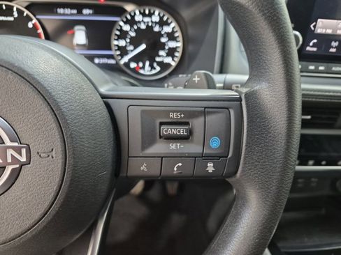 Used 2024 Nissan Rogue SV AWD/4WD image 17