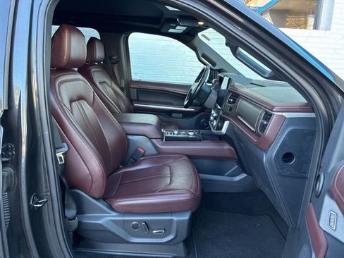 Used 2023 Ford Expedition Limited image 31