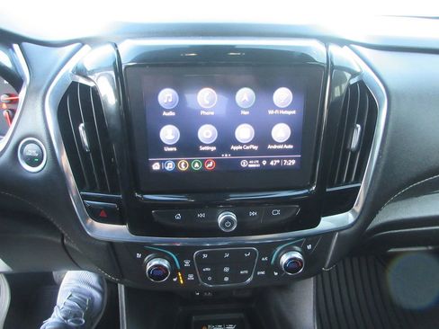 Used 2023 Chevrolet Traverse Premier image 34