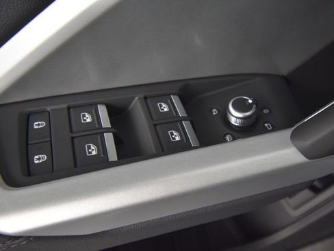 New 2025 Audi Q3 2.0T Premium image 23