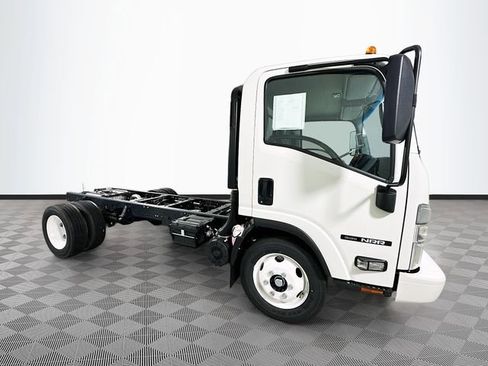 New 2025 Isuzu NQR image 3