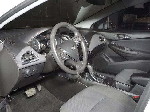 Used 2019 Chevrolet Cruze LT w/ LT Fleet Convenience Package FWD image 11