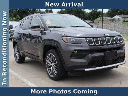 Used 2022 Jeep Compass Limited w/ Elite Group AWD/4WD image 1