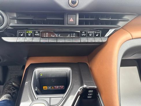 Used 2025 Toyota Crown Signia w/ Advanced Technology Package AWD/4WD image 24