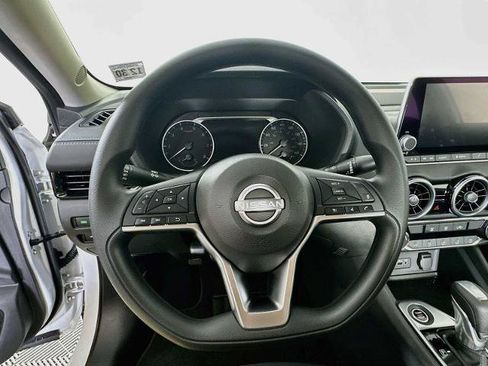 Certified 2025 Nissan Sentra SV FWD image 9