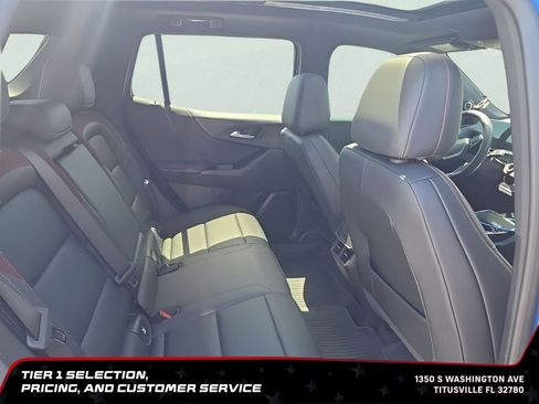 Used 2025 Chevrolet Equinox RS FWD image 9
