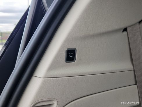 Used 2022 Chrysler Pacifica Touring-L FWD image 19
