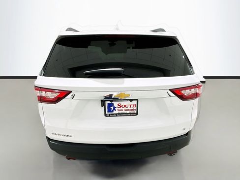 Used 2020 Chevrolet Traverse LT w/ LPO, Cargo Package FWD image 6