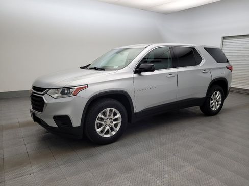 Used 2020 Chevrolet Traverse LS FWD image 2