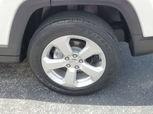 Used 2019 Jeep Compass Latitude AWD/4WD image 5