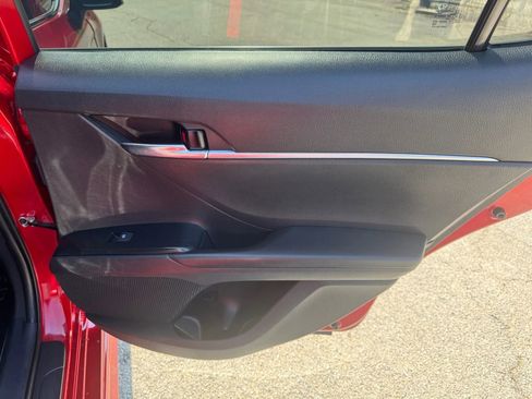 Used 2020 Toyota Camry SE FWD image 30