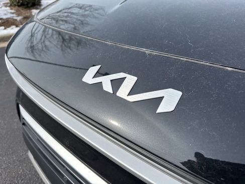 New 2026 Kia Niro EX image 3