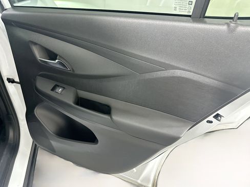 Used 2025 Buick Envista Preferred image 28