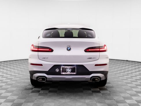 Certified 2025 BMW X4 xDrive30i AWD/4WD image 4
