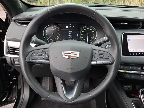 Used 2023 Cadillac XT4 Premium Luxury AWD/4WD image 21