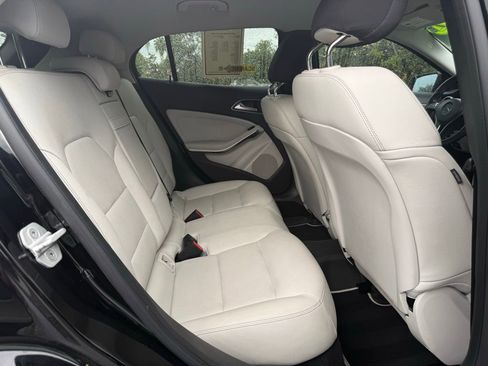 Used 2015 Mercedes-Benz GLA 250 image 23