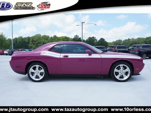 Used 2010 Dodge Challenger R/T RWD image 8