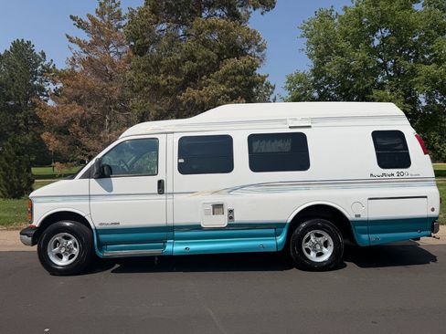 Used 2000 Chevrolet Express 3500 RWD image 2