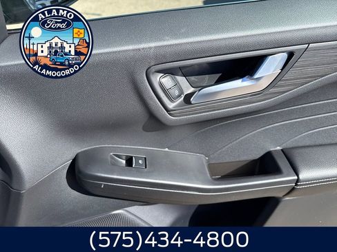 New 2026 Ford Escape SE w/ PHEV Premium Package FWD image 18