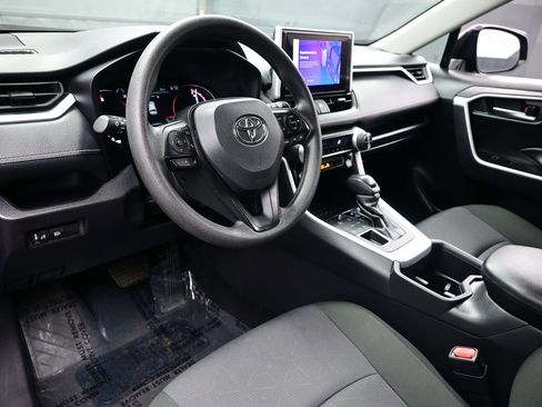 Used 2025 Toyota RAV4 XLE AWD/4WD image 13
