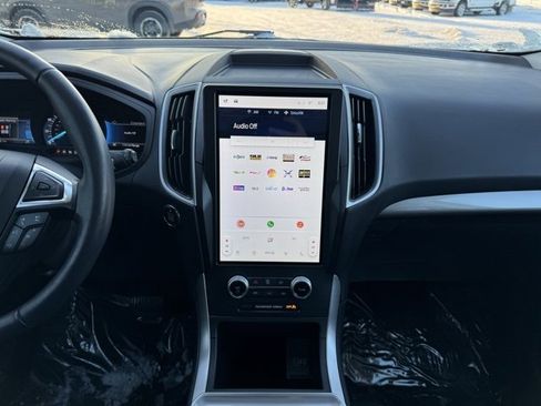 Certified 2024 Ford Edge SEL w/ Convenience Package image 2