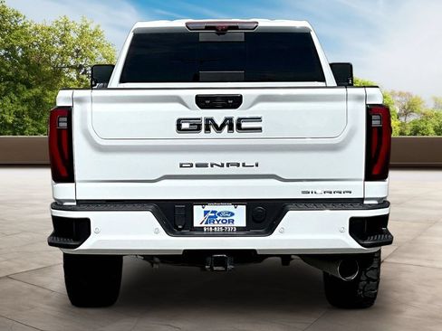 Used 2024 GMC Sierra 2500 Denali Ultimate AWD/4WD image 4
