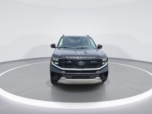 New 2026 Ford Expedition Max Platinum w/ Platinum Ultimate Package AWD/4WD image 3