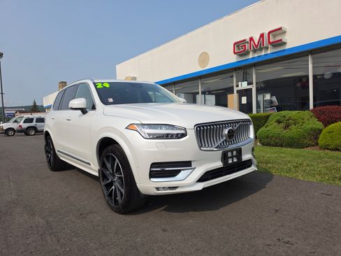 Used 2024 Volvo XC90 B5 Plus AWD/4WD image 1