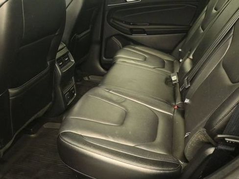 Certified 2019 Ford Edge Titanium w/ Cold Weather Package AWD/4WD image 10