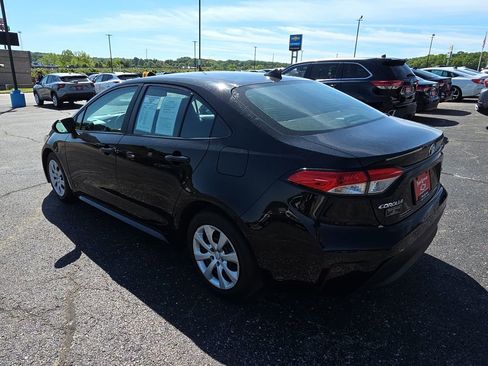 Used 2024 Toyota Corolla LE FWD image 6