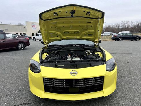Certified 2024 Nissan Z Performance w/ Floor Mat Package image 9