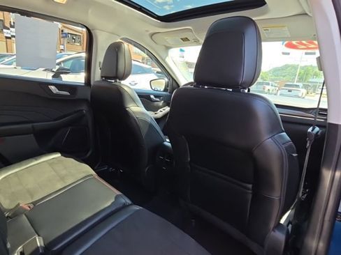 Used 2022 Ford Escape SEL w/ SEL Stealth AWD Package image 17
