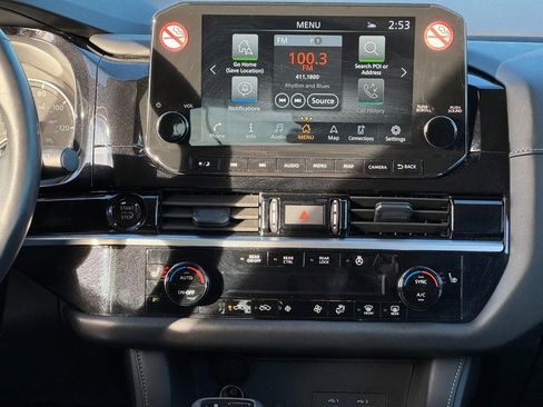 Used 2025 Nissan Pathfinder SL image 14