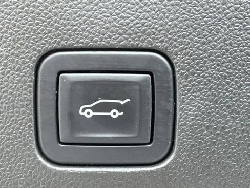 Used 2021 GMC Yukon Denali w/ Denali Premium Package AWD/4WD image 15