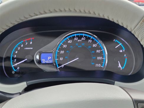 Used 2013 Toyota Sienna XLE image 22