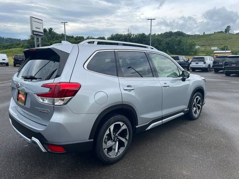 Used 2023 Subaru Forester Touring AWD/4WD image 6