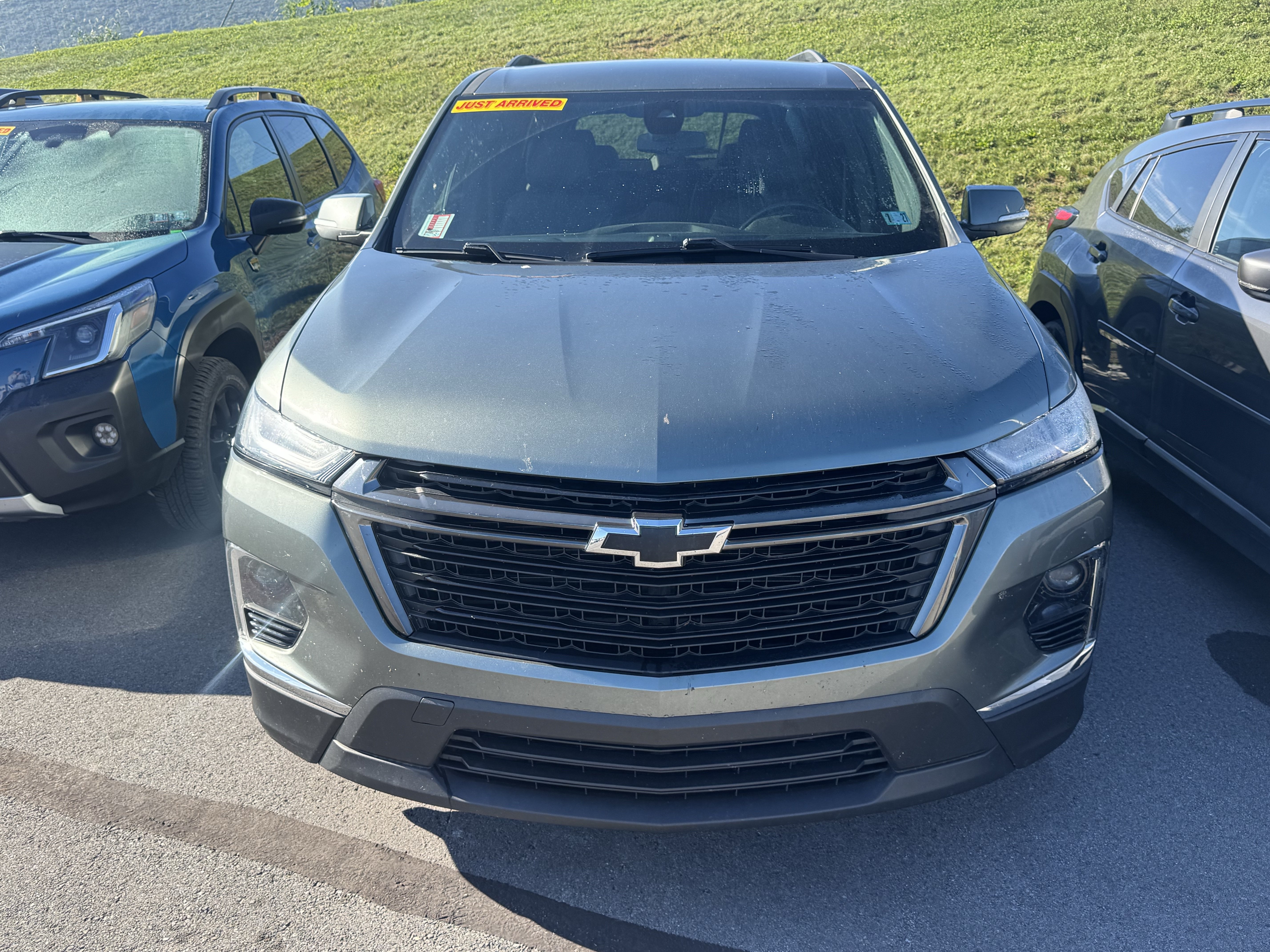 Used 2022 Chevrolet Traverse LT w/ Midnight/Sport Edition AWD/4WD image 2