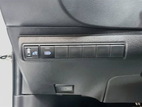 Used 2022 Toyota Corolla SE w/ Carpet Mat Package (TMS) FWD image 10