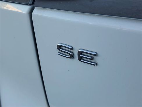 Used 2022 Volkswagen Atlas SE image 6