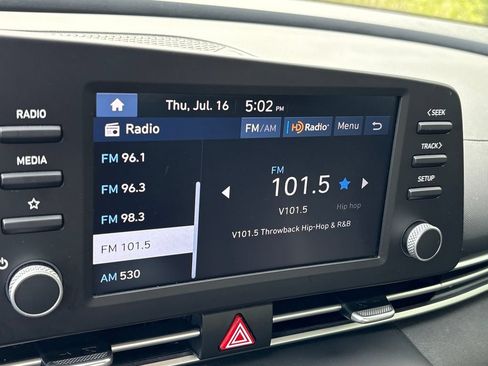 Used 2025 Hyundai Elantra SE FWD image 12