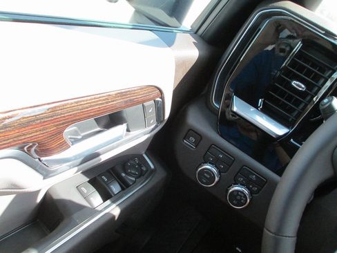 New 2026 GMC Sierra 2500 SLE w/ SLE Value Package; image 18