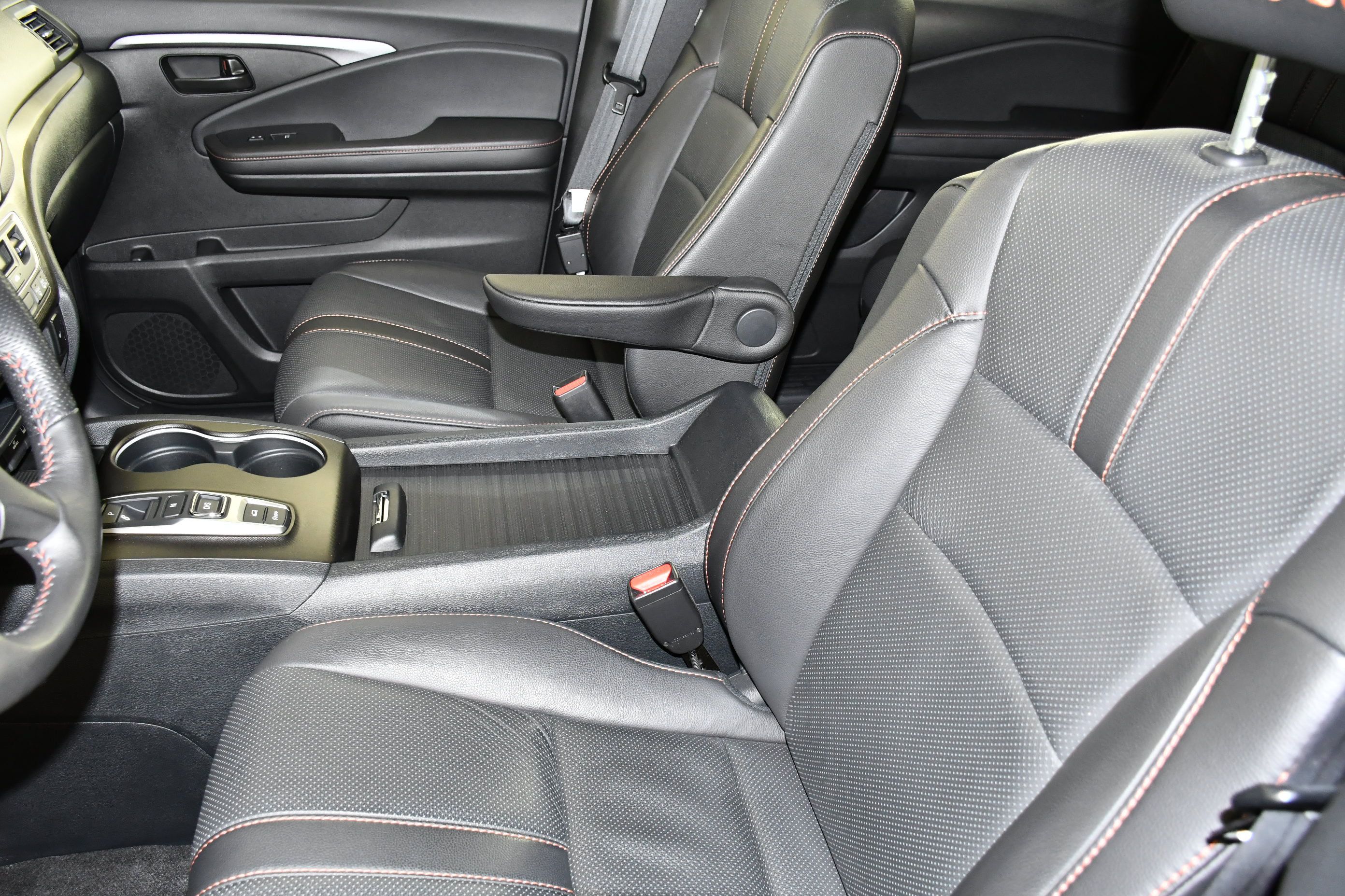 Certified 2023 Honda Passport TrailSport image 39