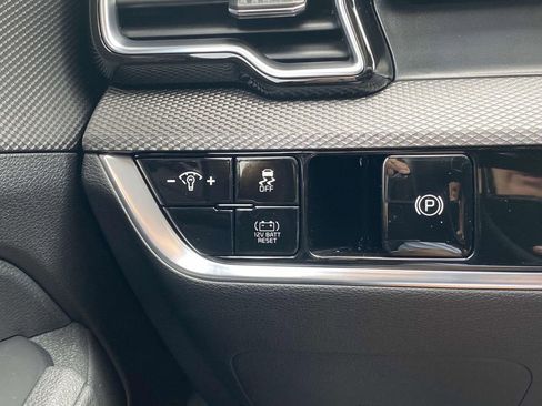 New 2025 Kia Sportage LX image 24