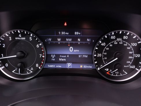Used 2022 Nissan Armada SL w/ Captain's Chairs Package RWD image 27