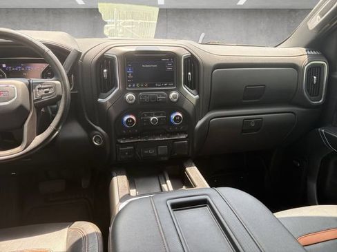 Used 2021 GMC Sierra 1500 AT4 w/ AT4 Value Package AWD/4WD image 3
