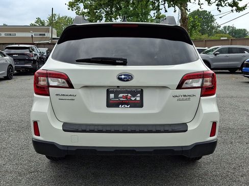 Used 2016 Subaru Outback 2.5i Limited AWD/4WD image 6