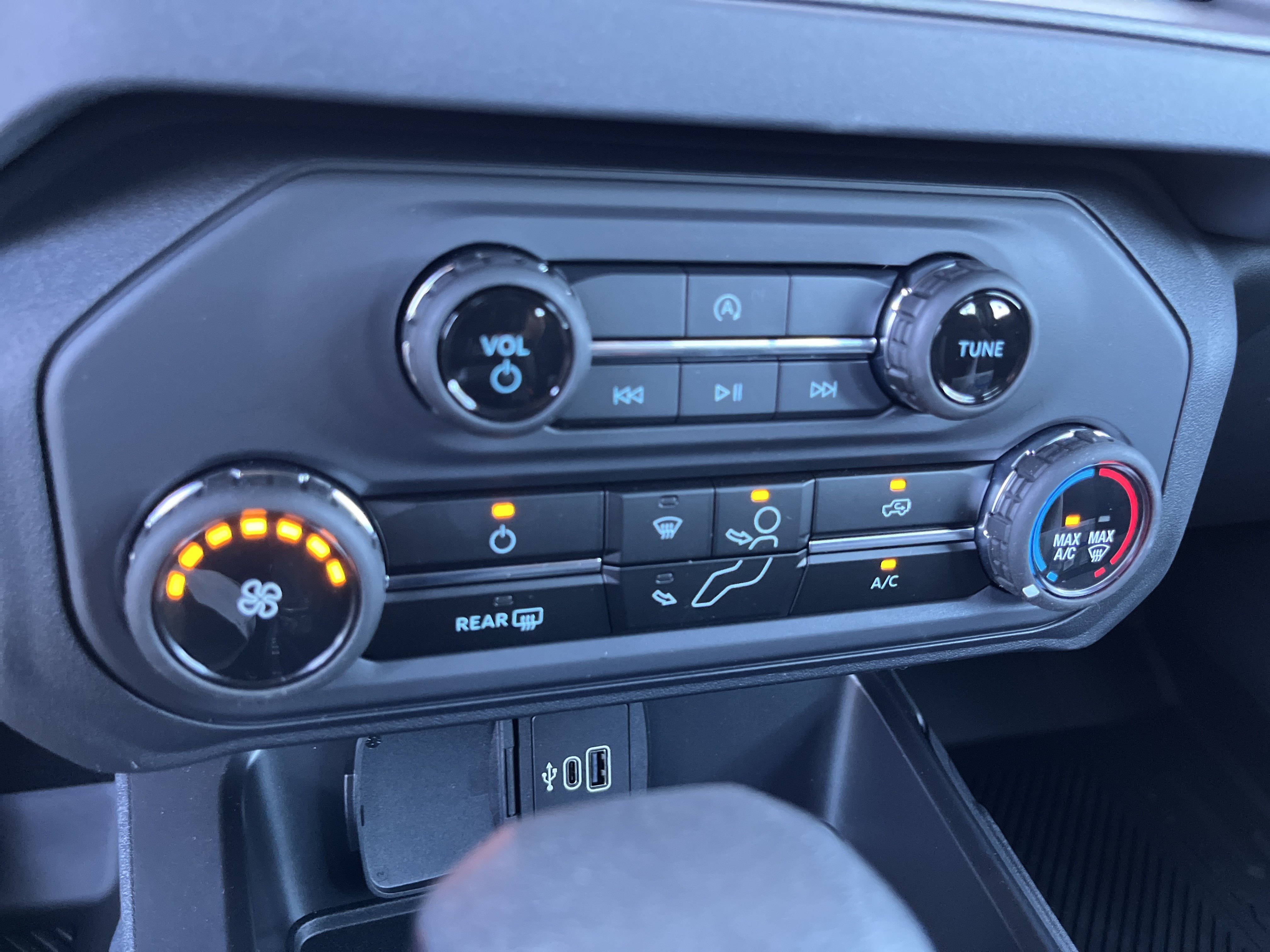 New 2026 Ford Bronco 2-Door AWD/4WD image 19