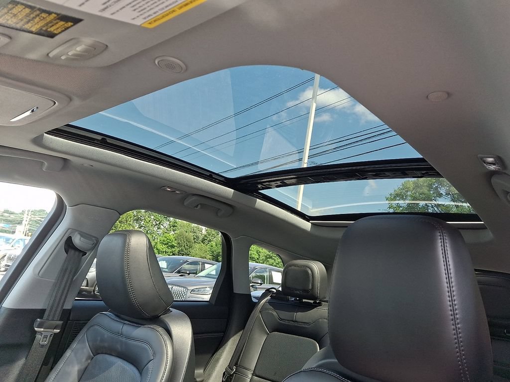 Certified 2022 Lincoln Corsair Reserve w/ Equipment Group 201A AWD/4WD image 14
